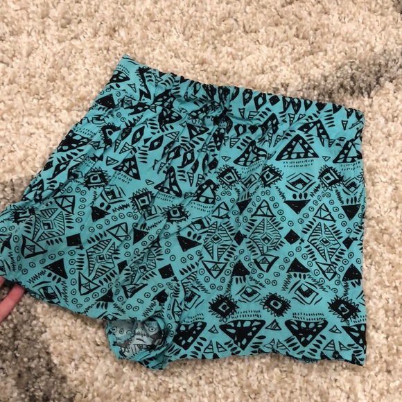 Egyptian pattern shorts - Picture 2 of 2